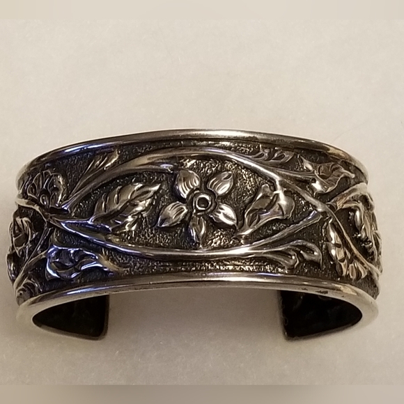Rare Silpada Sterling Silver Flower Vine Cuff Bracelet - Picture 5 of 14